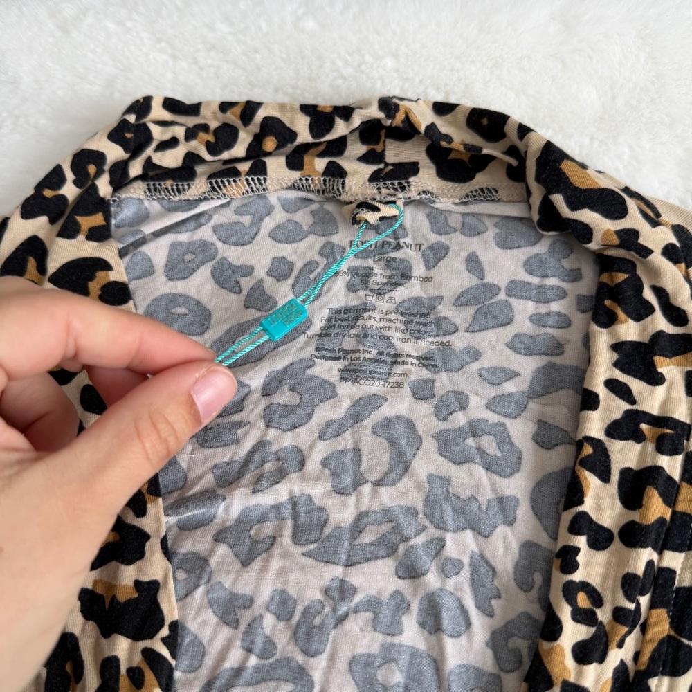 Posh Peanut Leopard Print Robe Size Large - Picture 5 of 8
